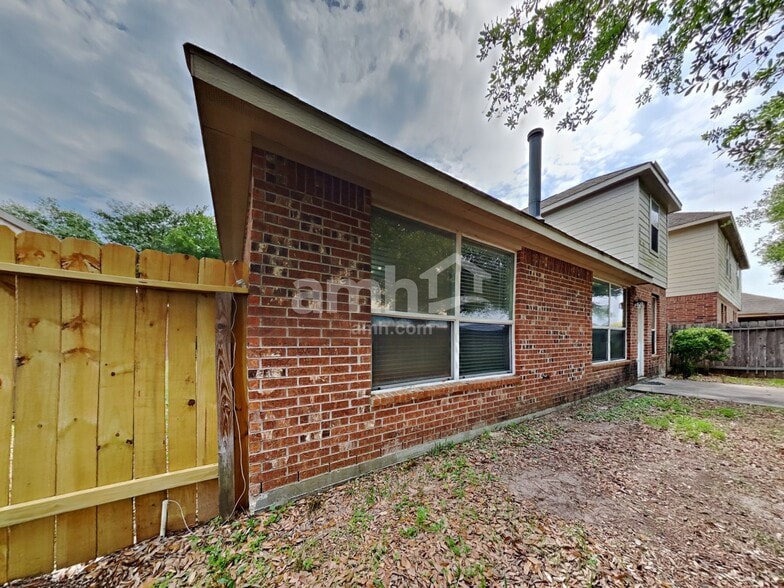 Building Photo - 21349 Thurston Crossing Dr