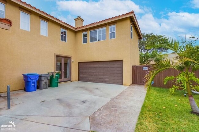 Building Photo - Beautifully 5Bdm 3.5Ba Home in Prime Location