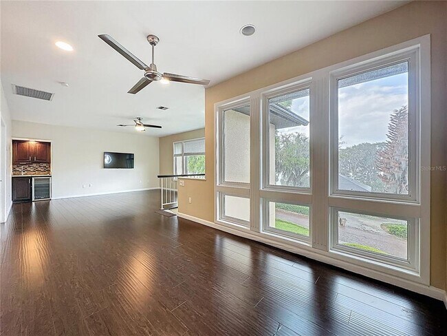 Building Photo - 6846 Lake View Dr