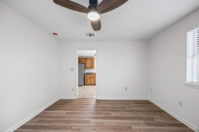 Building Photo - 2604 Canterbury St