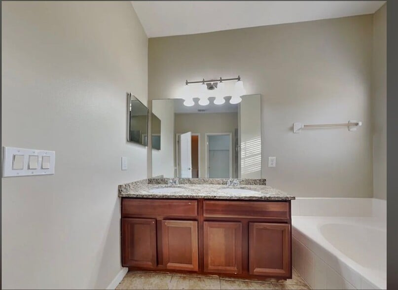 Building Photo - 3884 Wood Thrush Dr