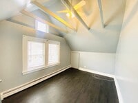 Building Photo - 531 Valley St