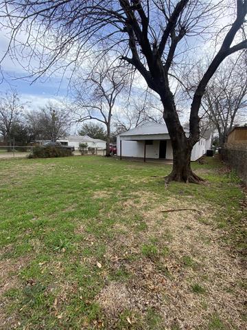 Building Photo - 3803 Poinsettia Dr