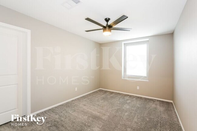 Building Photo - 7028 Fossil Lake St