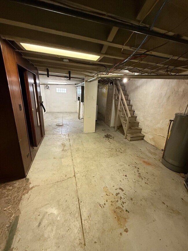 Building Photo - Wonderful Southwest Philadelphia Townhome