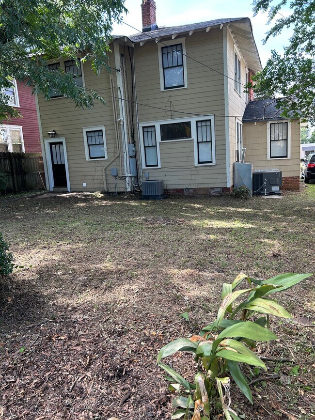 Building Photo - 1104 Belleview St