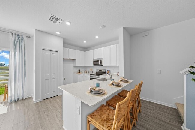 Building Photo - 4890 SW 81st Lp