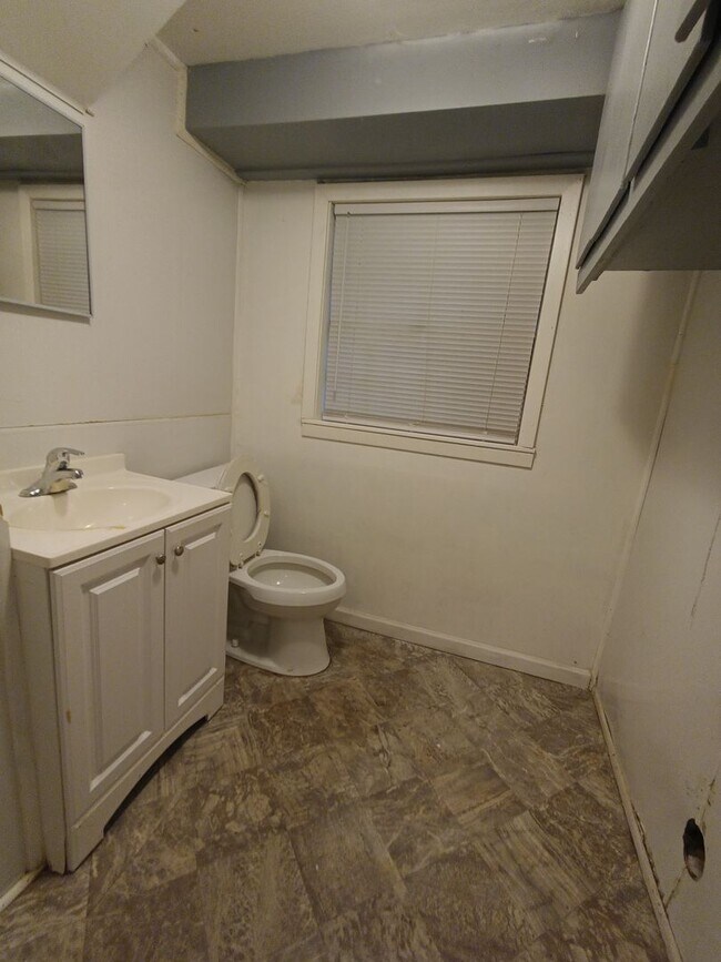 Building Photo - Half off first month rent move in special