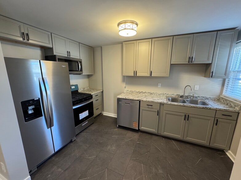 kitchen - 1210 Dennison Ave