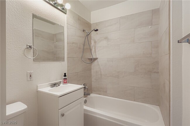 Building Photo - 501 W Van Buren Ave