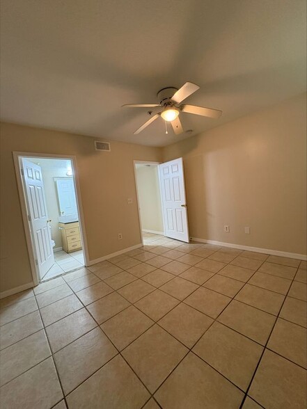 Building Photo - 738 Crest Pines Dr