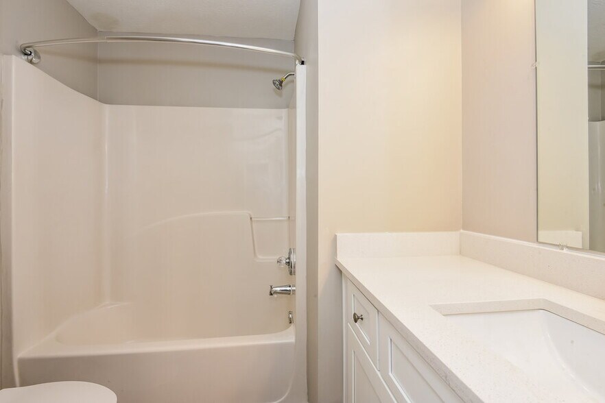 Building Photo - 412 Redwood Trail