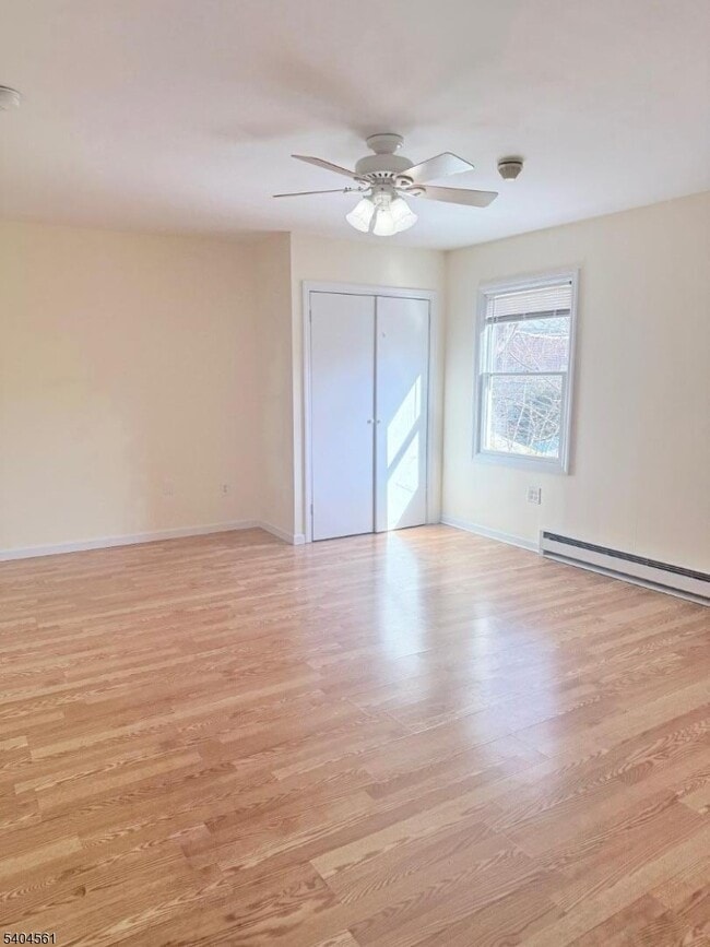 Building Photo - 416 Broad St