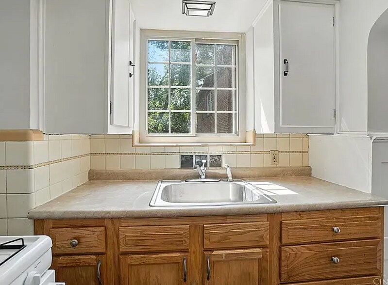 Building Photo - 6256 Rogers Park Pl