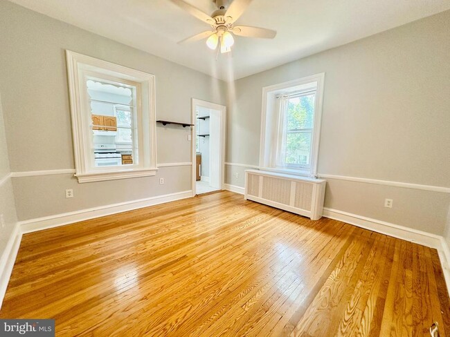 Building Photo - 146 Sumac St
