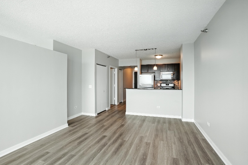 Building Photo - 341 E Ohio St