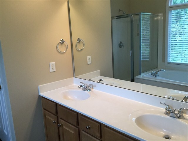 Building Photo - 5705 Beargrass Ln