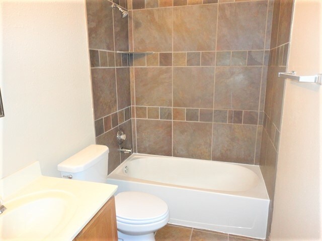 Building Photo - 4914 Dovefield Dr