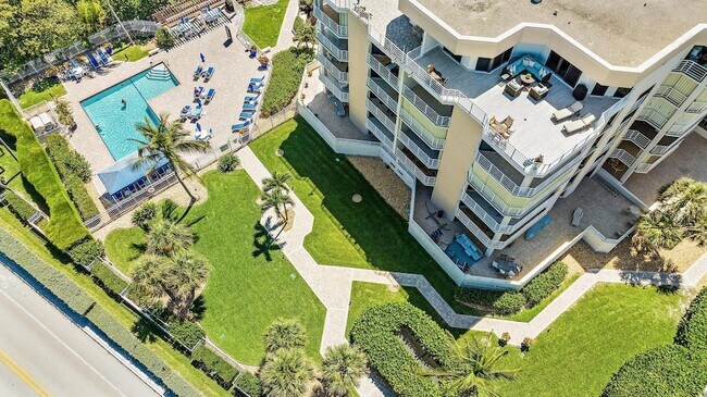 Building Photo - 176 Helios Dr
