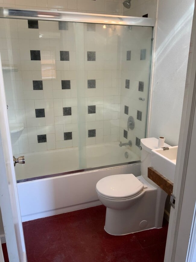 Building Photo - 2 bed 1 bath Home for Rent in Ephrata