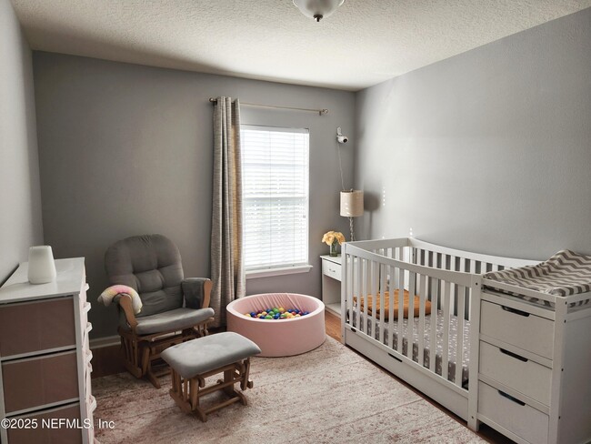 Building Photo - 3857 Lionheart Dr