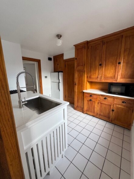 Building Photo - 4143 17th Ave S