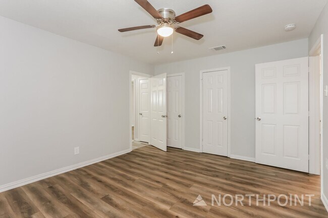 Building Photo - 3 BR/1BA | Newly Renovated Single Family Home |  1-Car Covered Parking | Backyard!