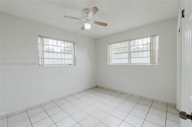 Building Photo - 747 NW 13th Ave