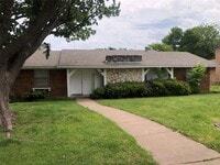 Building Photo - 414 Brookview Dr