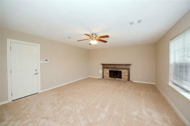 Building Photo - 3423 Hidden Creek Dr