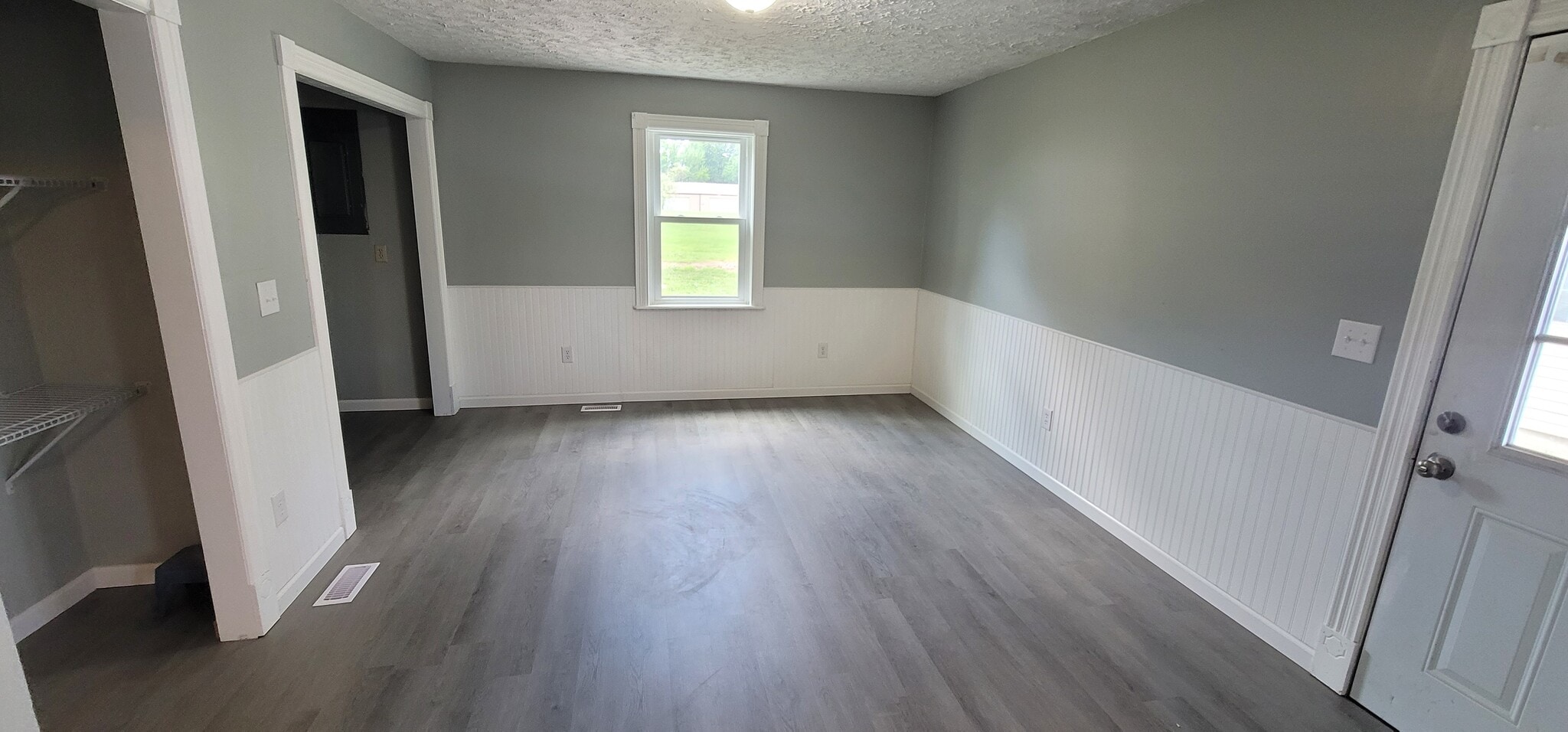 Dining/Laundry - 366 S Greensburg St