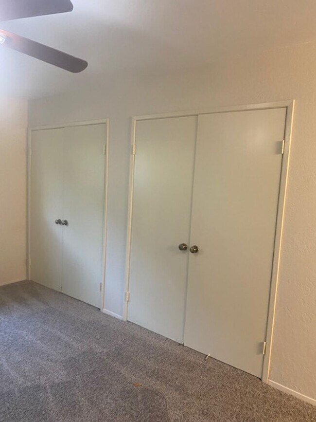 Building Photo - LOCATION, LOCATION 2 Bedroom 2 Bathroom Condo