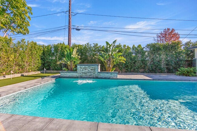 Building Photo - 1558 Wakefield Ave