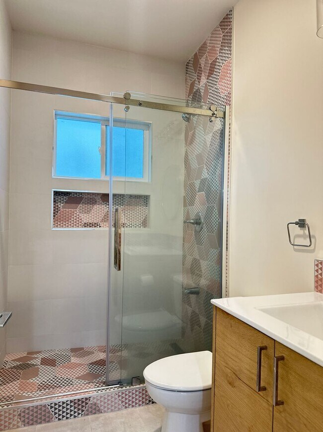 Building Photo - 1464