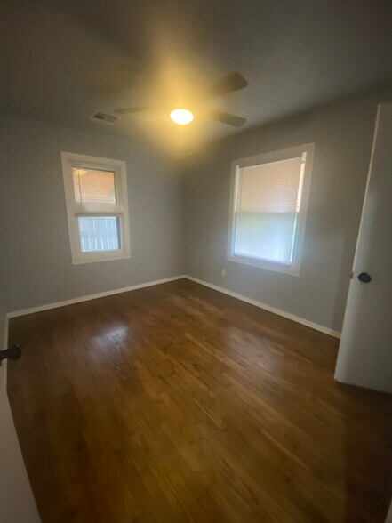 Building Photo - 225 N Richards Ave