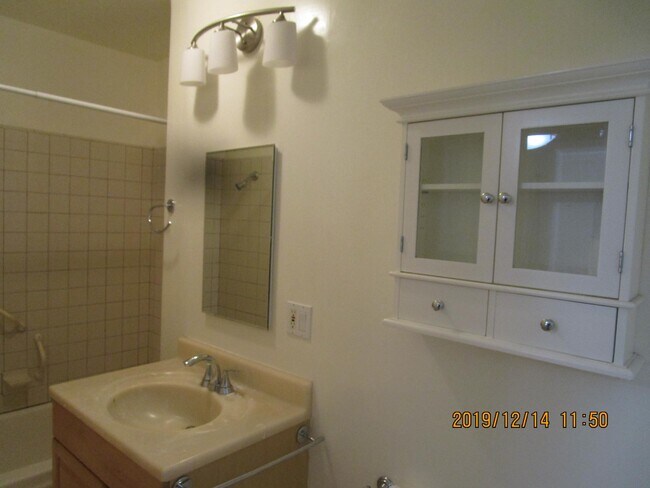 Bath - 1352 Ocean Park Blvd