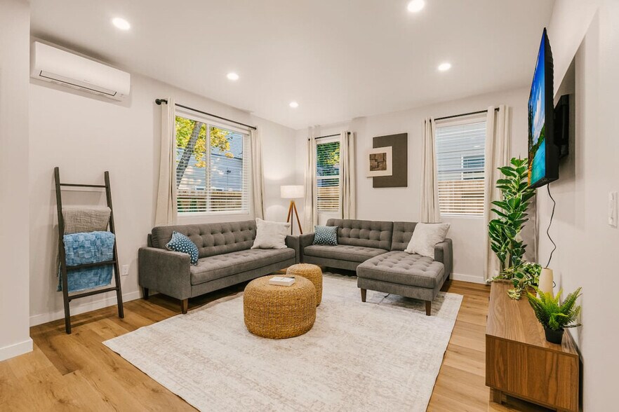 Building Photo - 3202 NW Division St