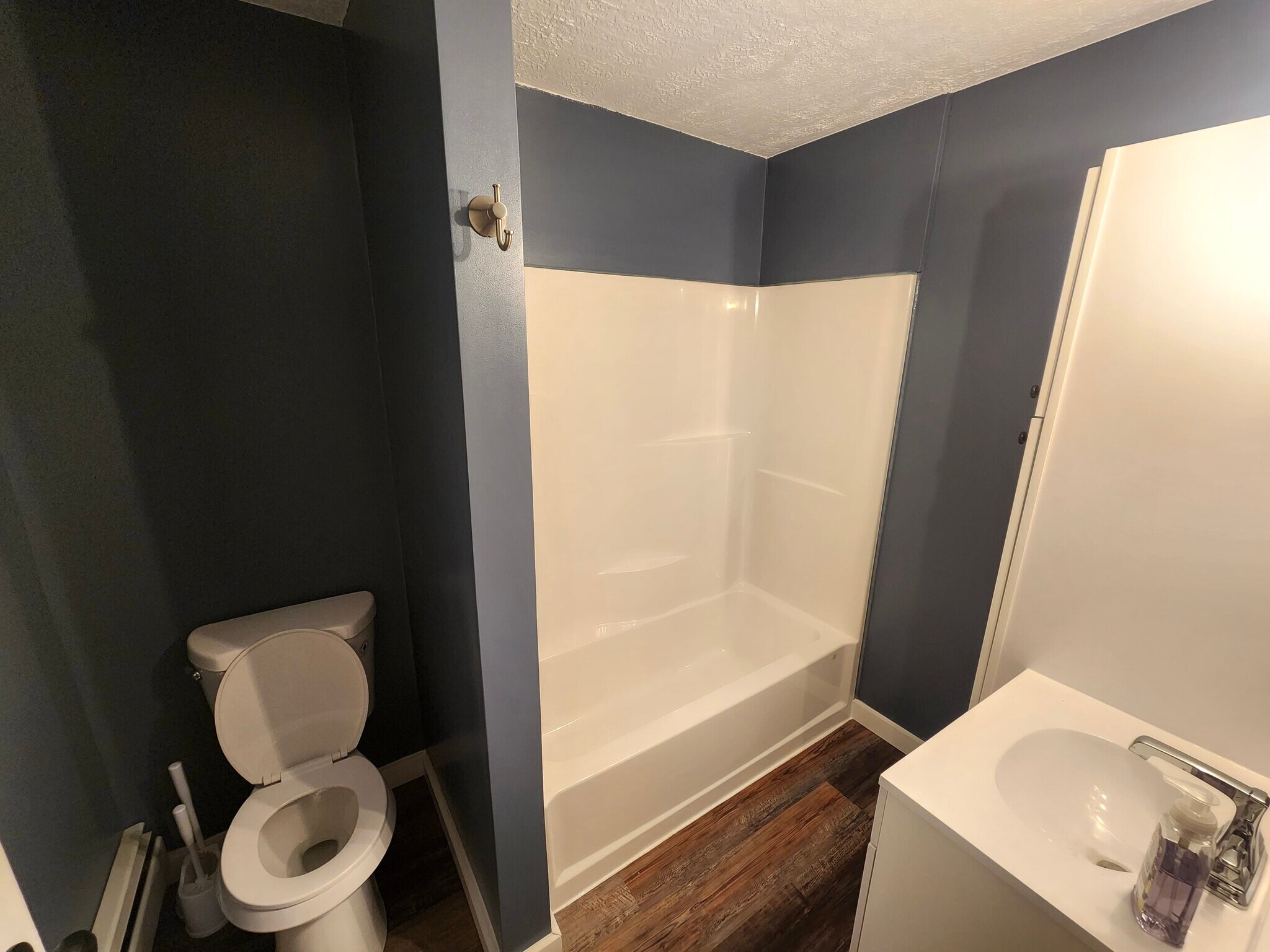 Building Photo - 1126 Walnut St