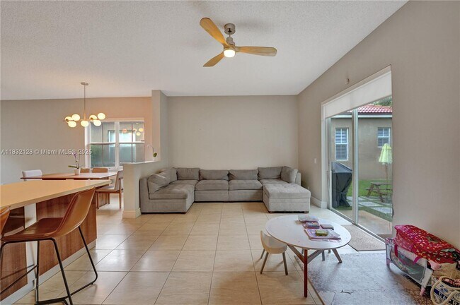 Building Photo - 930 Bluewood Terrace