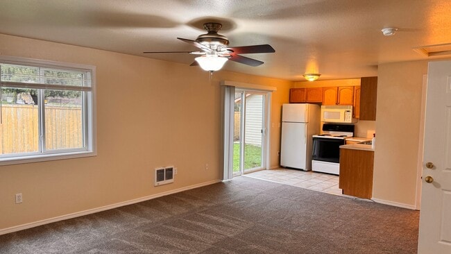 Building Photo - 3 Bedroom Rambler with Mother-In-Law Suite