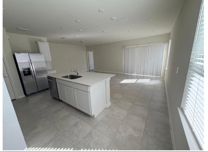 Building Photo - 3845 Blue Vale Dr