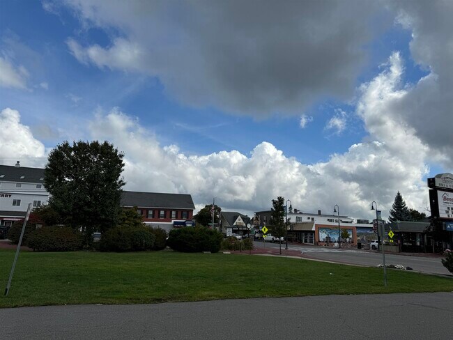 Building Photo - 4 Martin St