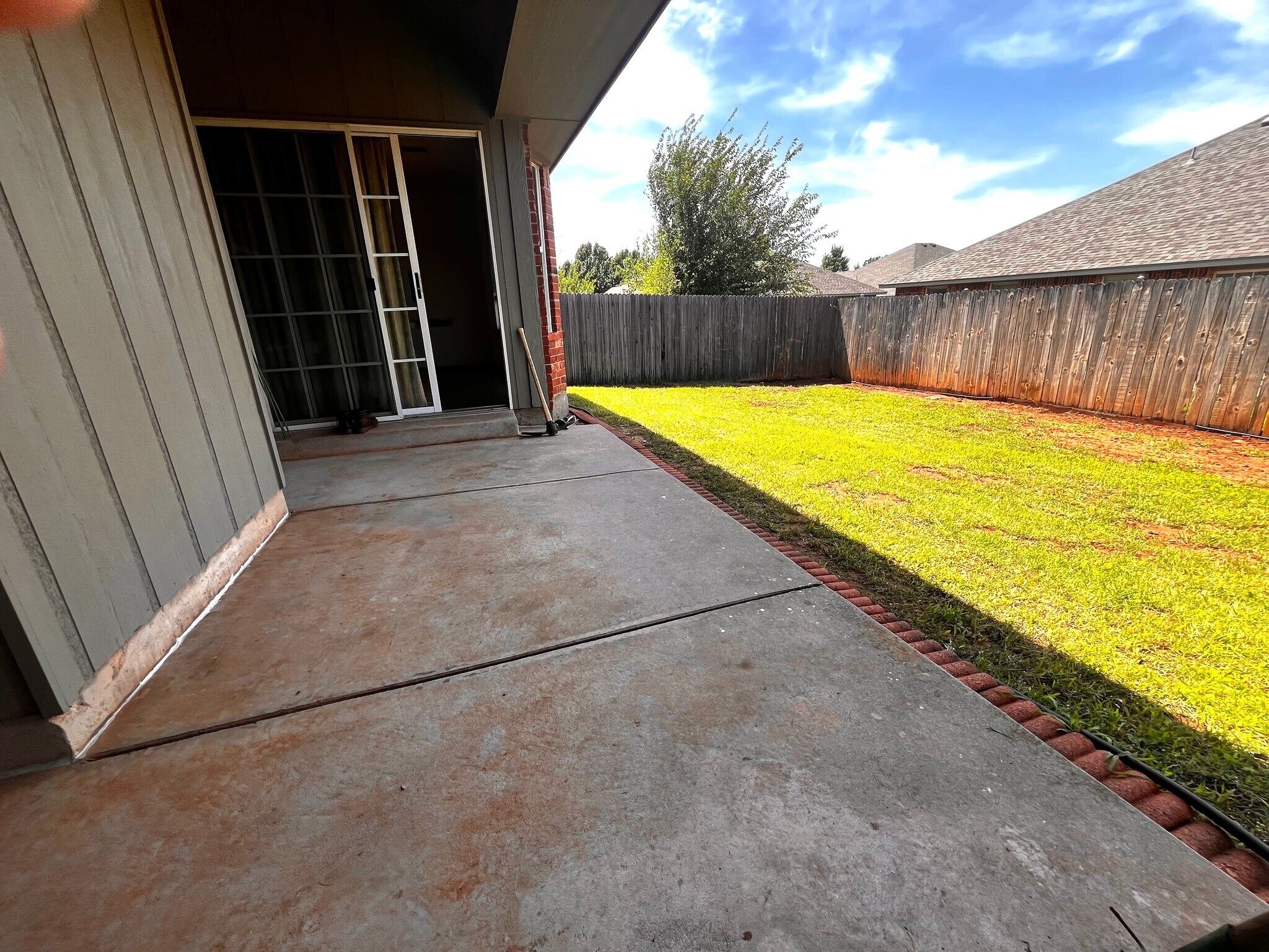 Building Photo - 715 E Forest Ct Ln