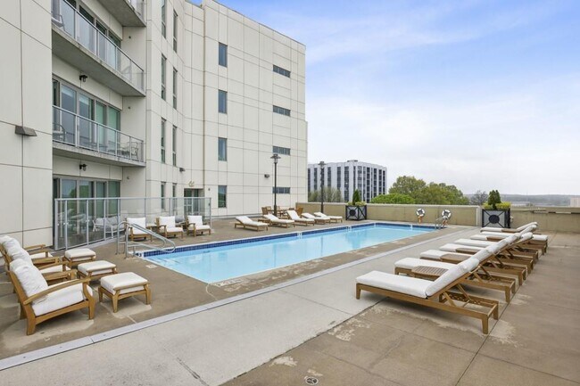 Building Photo - 1100 Howell Mill Rd NW