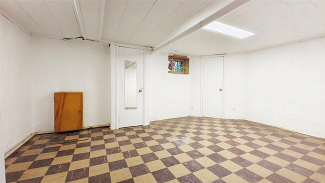 Building Photo - 150-12 78th Ave