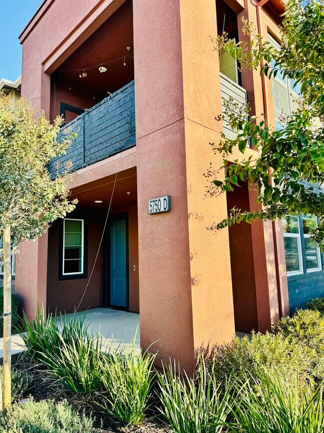 Building Photo - 5750 Greige Cir