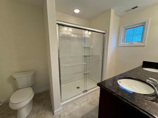 Building Photo - 24 Oak Branch Dr