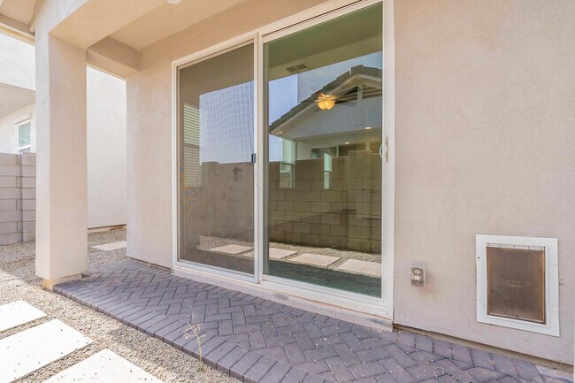 Building Photo - 5538 S Dillon