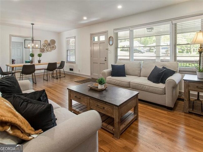 Building Photo - 1572 Berkeley Ln NE