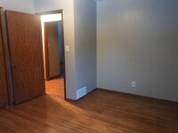 Building Photo - 3 Bedroom, 1.5 Bath - Single Family home in Baxter